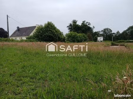 terrain 585 m² plumergat