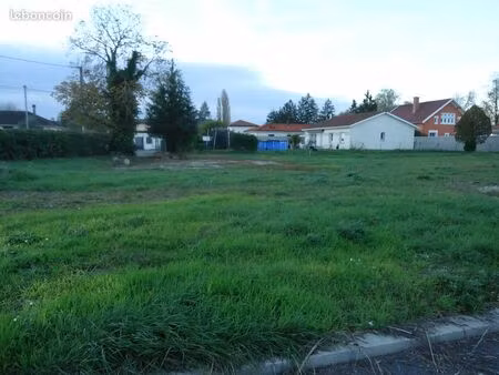 terrain 750 m2 st romain de jalionas