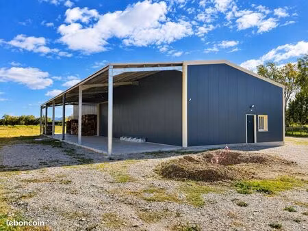 local d’activité / entrepôt / stockage – 200 m² – thuir