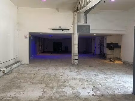 local 300m2