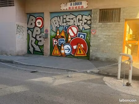local commercial 169 m2 avec 5 place de parking