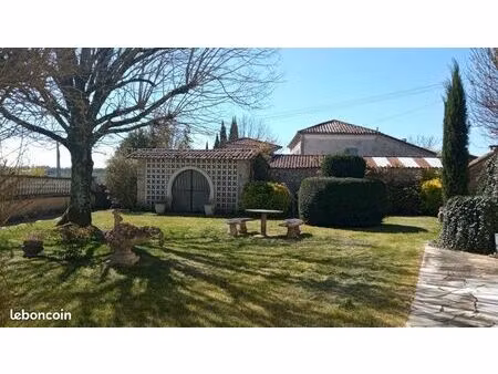 maison en pierre avec dépendances 311m2