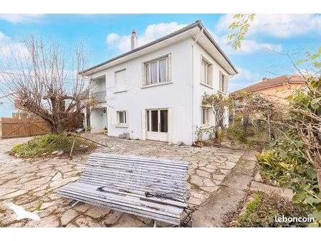 maison 7 pièces 134 m²