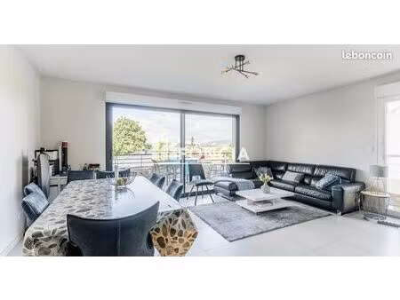 a metz queuleu  au calme dans une impasse  bel appartement f3 avec terrasse  garage et par