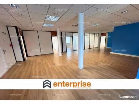 bureau 210 m²