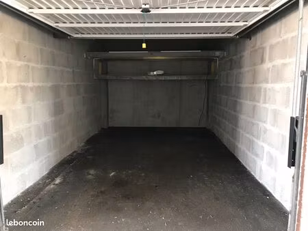 a louer garage trignac