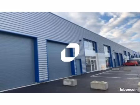 local d'activité 462 m²