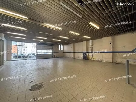 local d'activité 322 m²