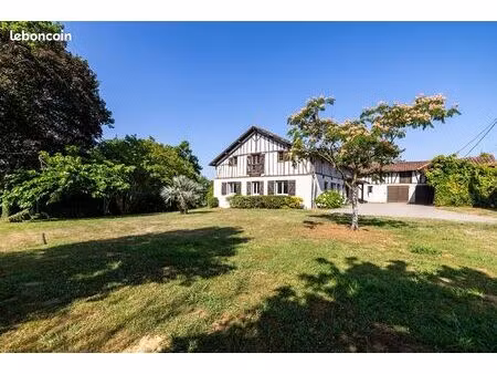 propriété 7 pièces 265 m²
