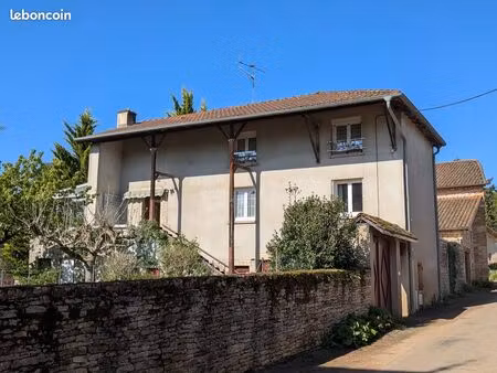 maison 5 pièces 104 m²