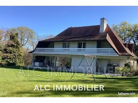 propriété 10 pièces 250 m²