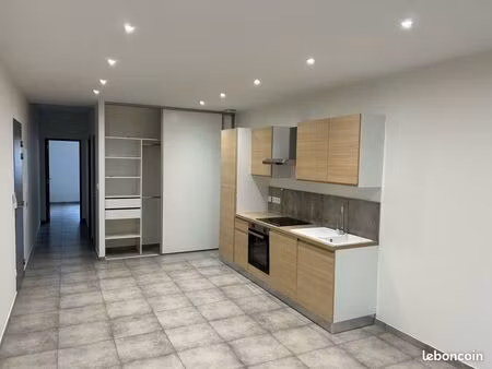 loue grand t2 en centre-ville