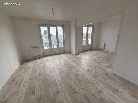 à louer saumur. appartement t4 très lumineux de 70m² avec balcon