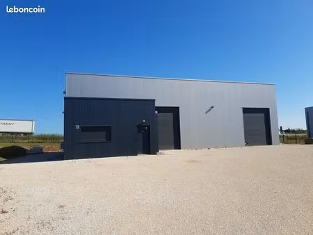local industriel 372 m²