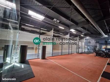 local 770 m² angers