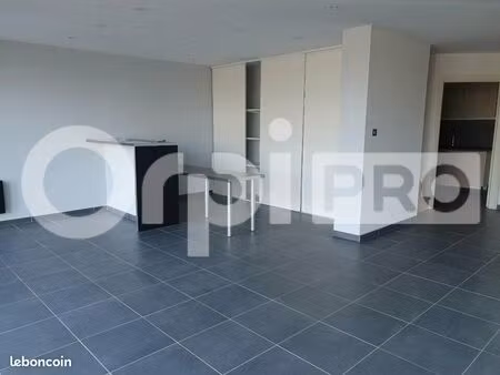 local commercial 217 m²