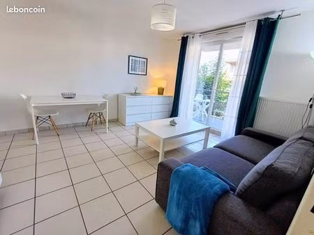 t2 meublé avec parking  balcon  résidence récente