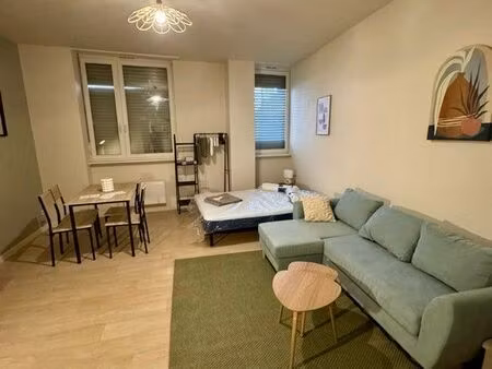 grand studio meublé