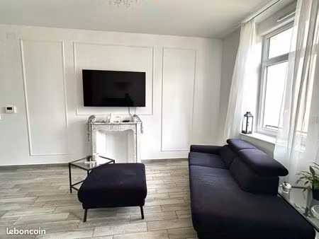 location appartement f3 - immeuble de caractère