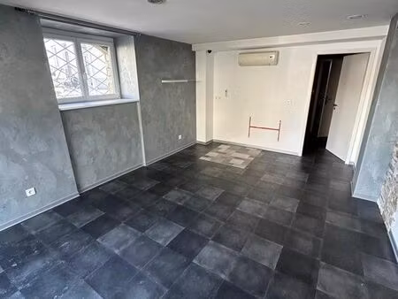 à louer  local commercial d’environ 32 m²  situé en plein centre-ville de forbach