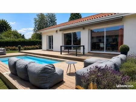 maison contemporaine 2023 • 160 m² • piscine • double garage • terrain 1700 m²