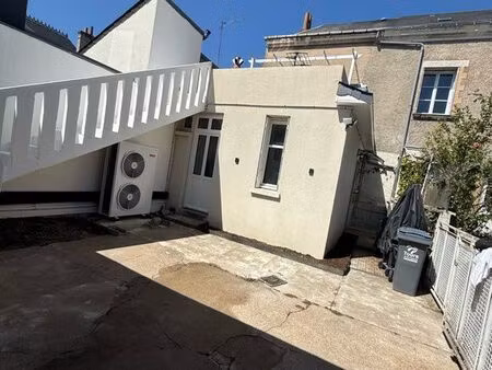 maison de ville 140m² – 5 ch. dont 2 suites – garage 70m² – rooftop – tours centre / velpe