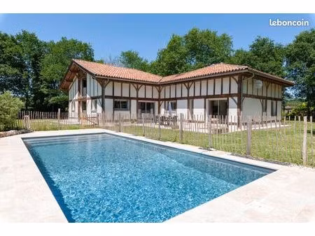 maison 6 pièces 217 m²