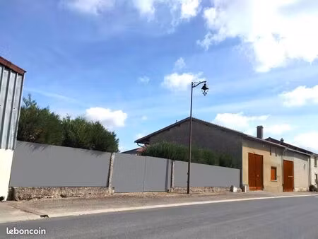 corps de ferme à rénover et terrain à bâtir