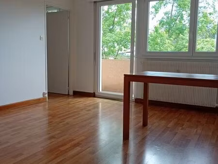 f4 67m² libre d'occupation  2 balcons et garage