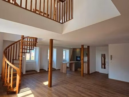 unique : duplex rénové cathédrale de colmar