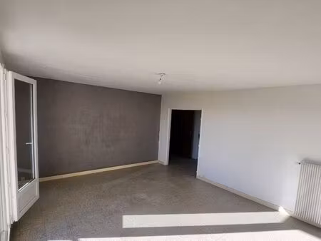 t2 de 52m² avec 2 balcons tres lumineux