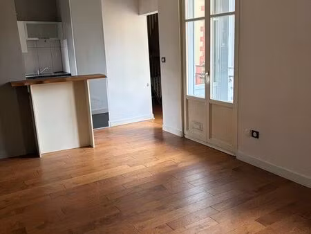 5 pièces triplex rénové centre historique