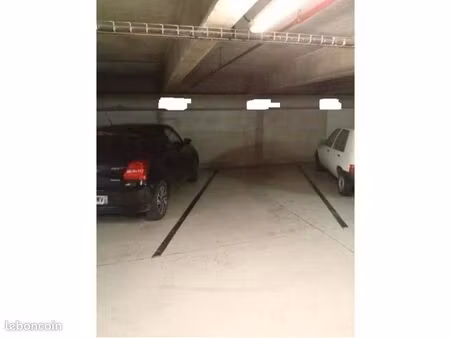 emplacement de parking pour voiture