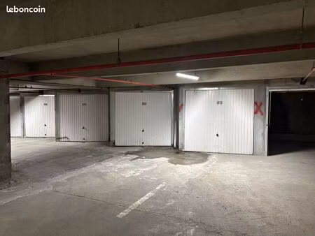 lot 6 garages s/sol