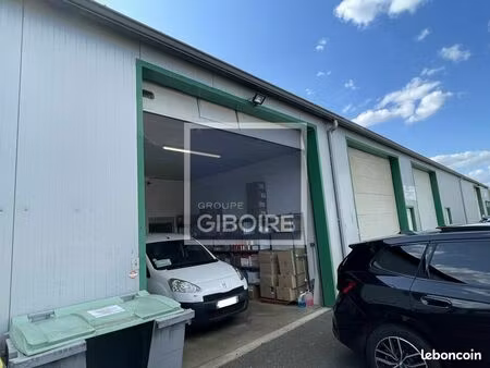 local d'activité 130 m²