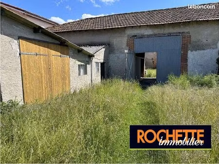 maison de village 3 pièces 250 m²