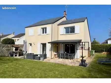 maison lumineuse 6 pièces 136 m² entièrement rénovée avec jardin et garage