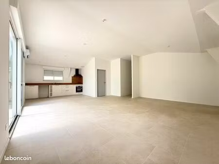 maison plain pied - 3 chambres - au calme