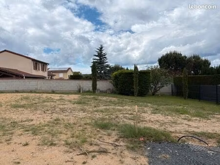 terrain 460 m² saint marcellin en forez