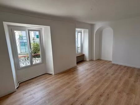 rare  2 chambres  jardin privé  cave  100% rénové