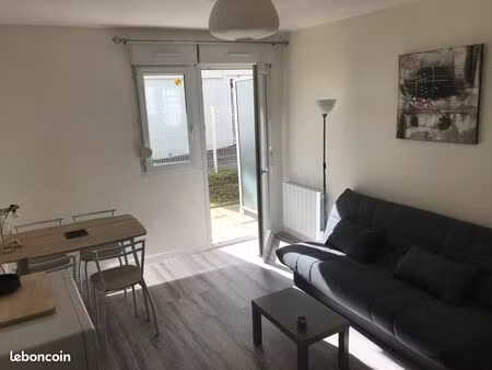 studio calme et lumineux-terrasse hyper centre tours