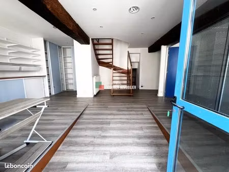 bureaux 150 m²