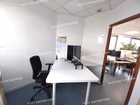 bureaux 127 m²