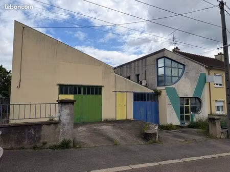 local dépôt hangar pro