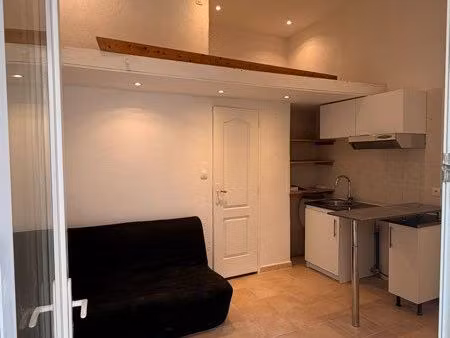 à louer joli t2 avec cour privative dans maison de village