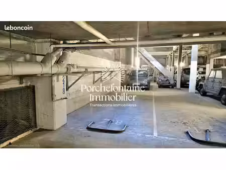 parking/box 20 m² versailles
