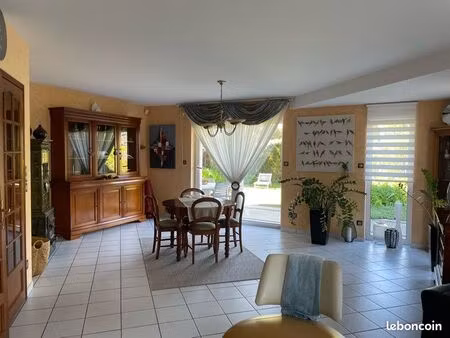 maison individuelle avec local commercial