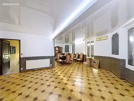 maison 11 pièces 282 m²