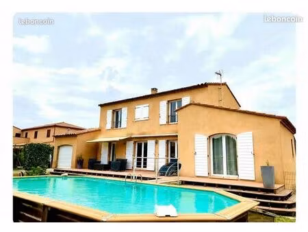 villa 135m2 5 ch terrasse sud 50 m2 piscine 4km plages