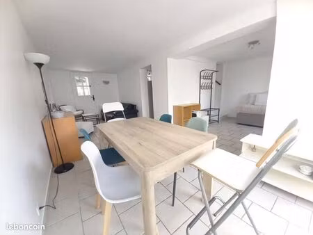 chambre 1 pièce 25 m²